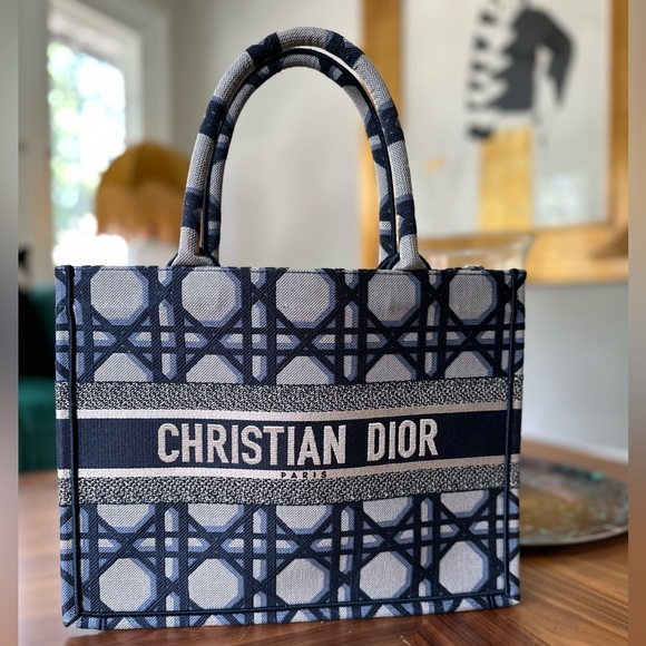 Christian Dior Book Tote Oblique Canvas Medium Blue Macrocannage Embroidered Bag - Picture 1 of 9